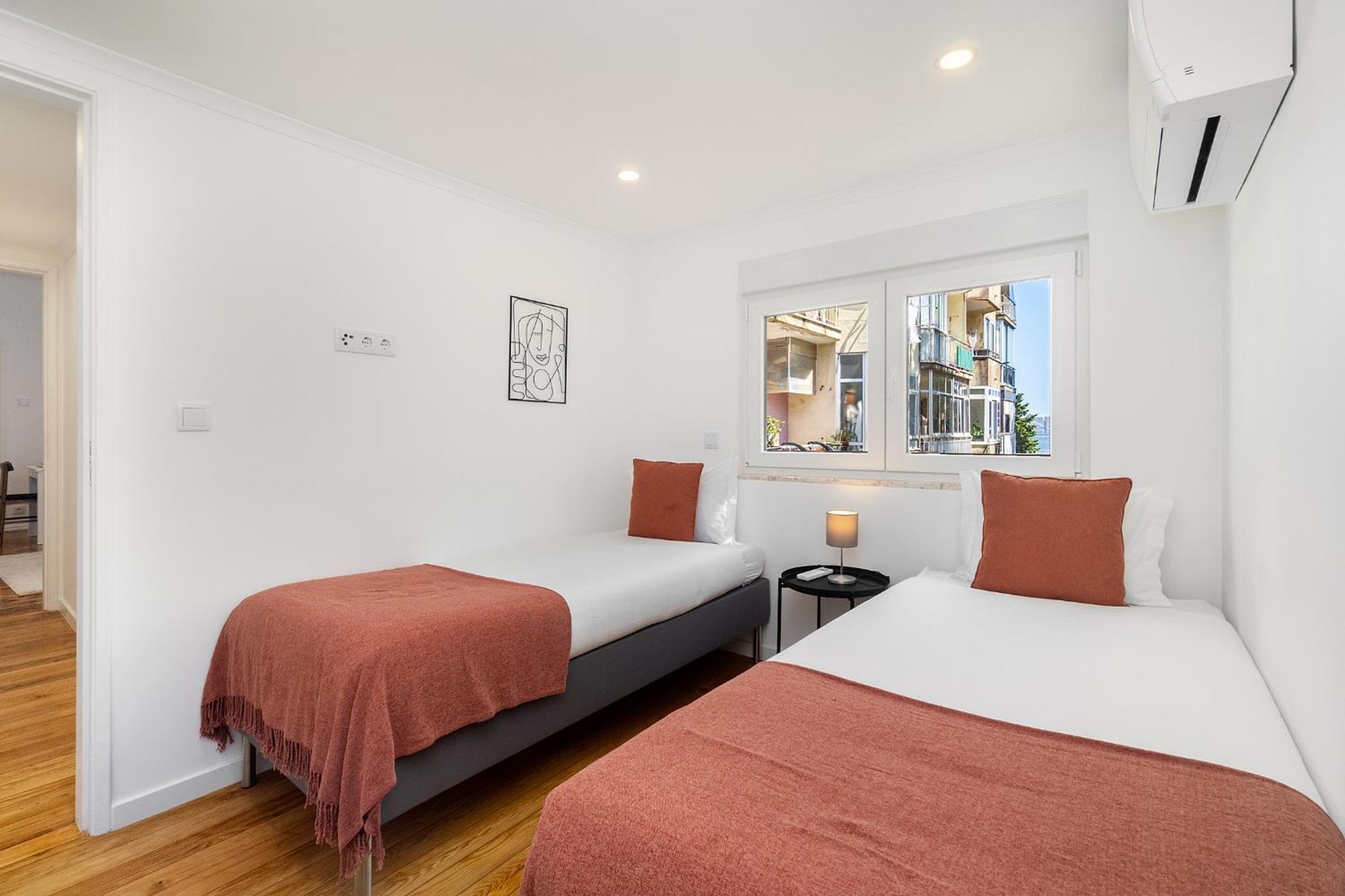 Whome Peaceful Alges Family Home Away From City Noise Exterior photo