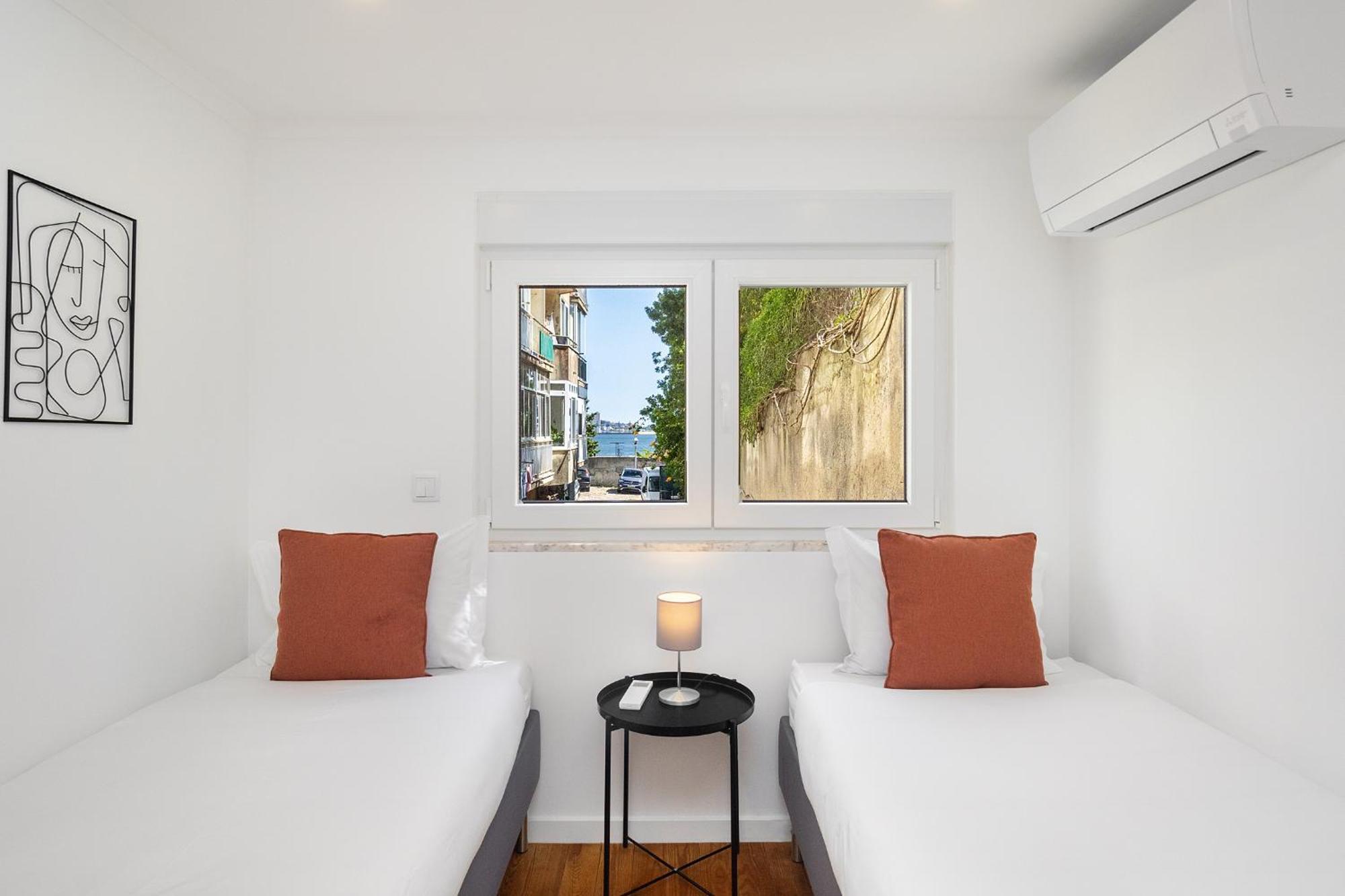Whome Peaceful Alges Family Home Away From City Noise Exterior photo